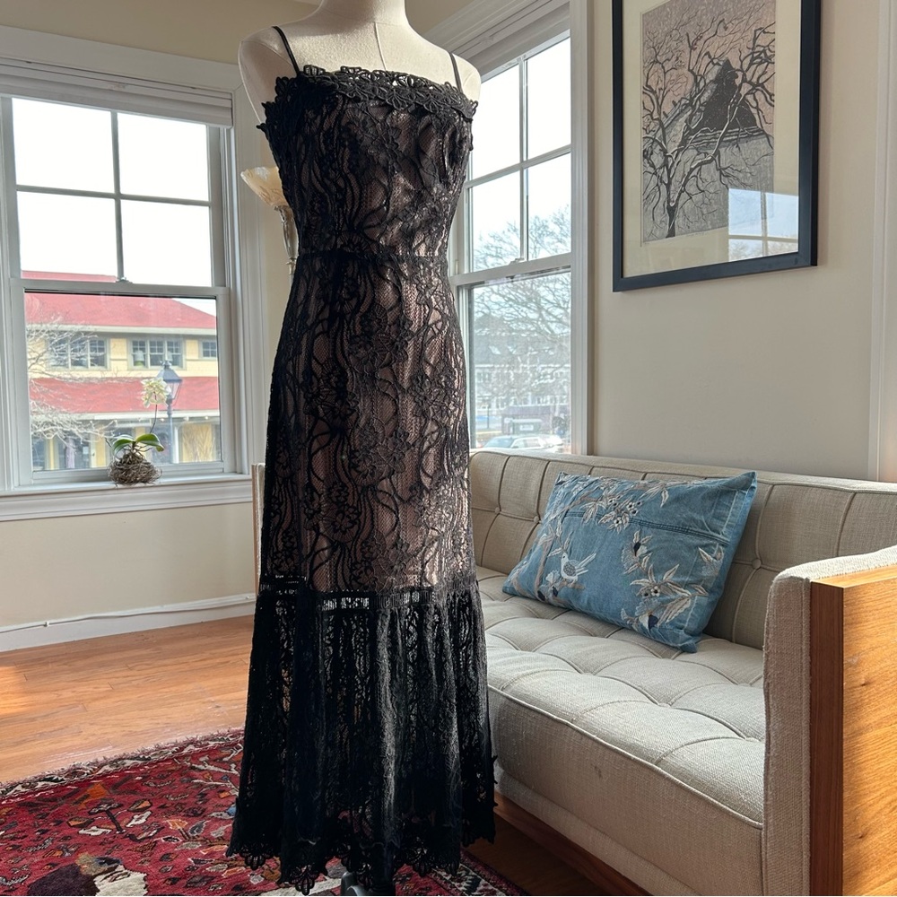 Elegant Black Lace Midi Dress